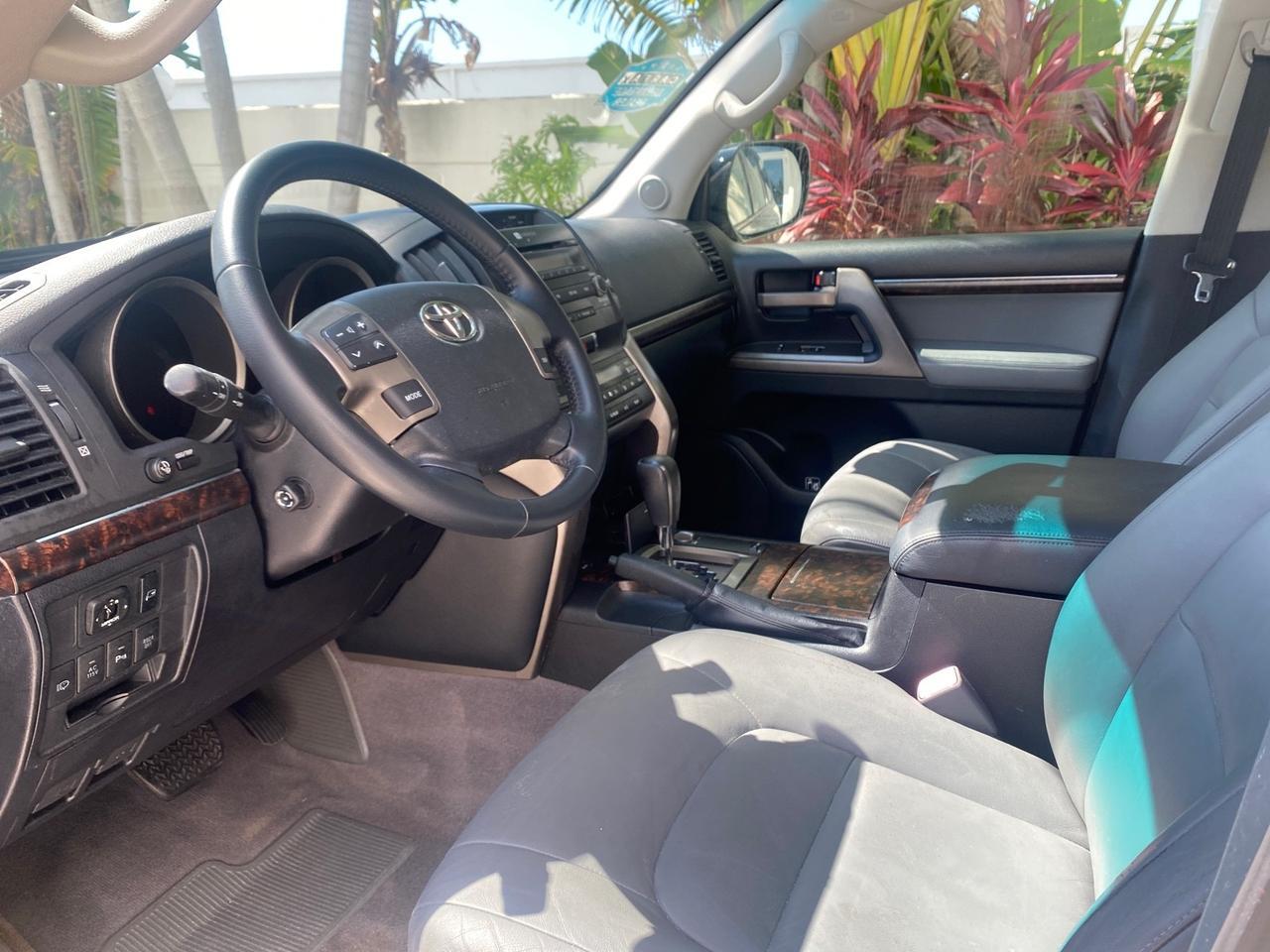 2008 Toyota Land Cruiser LOOKS LIKE NEW 4WD Pompano Beach FL