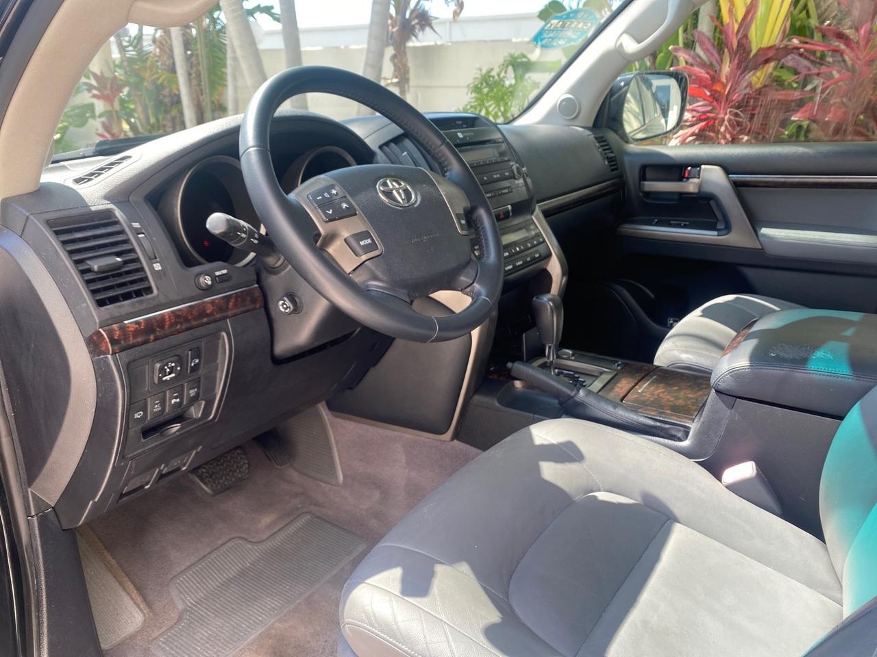 2008 Toyota Land Cruiser LOOKS LIKE NEW 4WD Pompano Beach FL