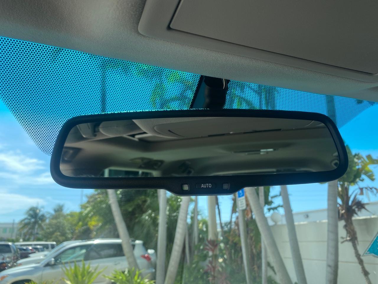 2008 Toyota Land Cruiser LOOKS LIKE NEW 4WD Pompano Beach FL