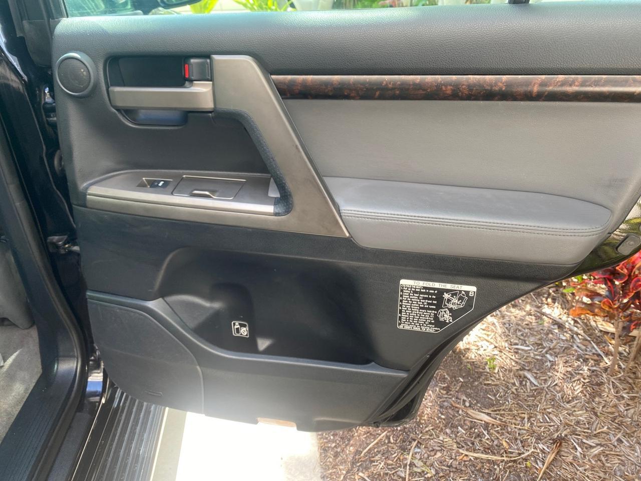 2008 Toyota Land Cruiser LOOKS LIKE NEW 4WD Pompano Beach FL