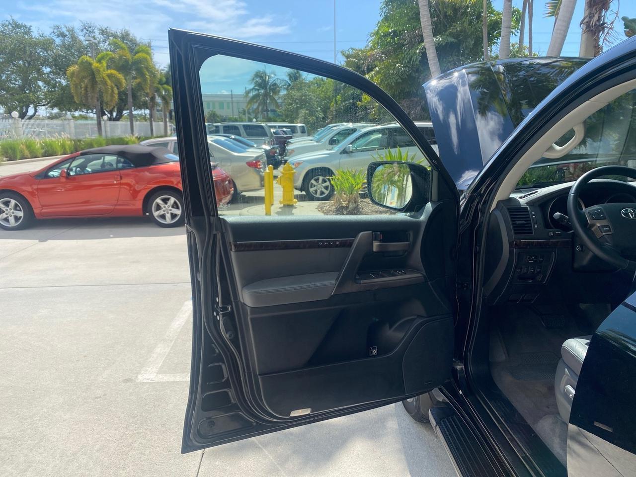 2008 Toyota Land Cruiser LOOKS LIKE NEW 4WD Pompano Beach FL