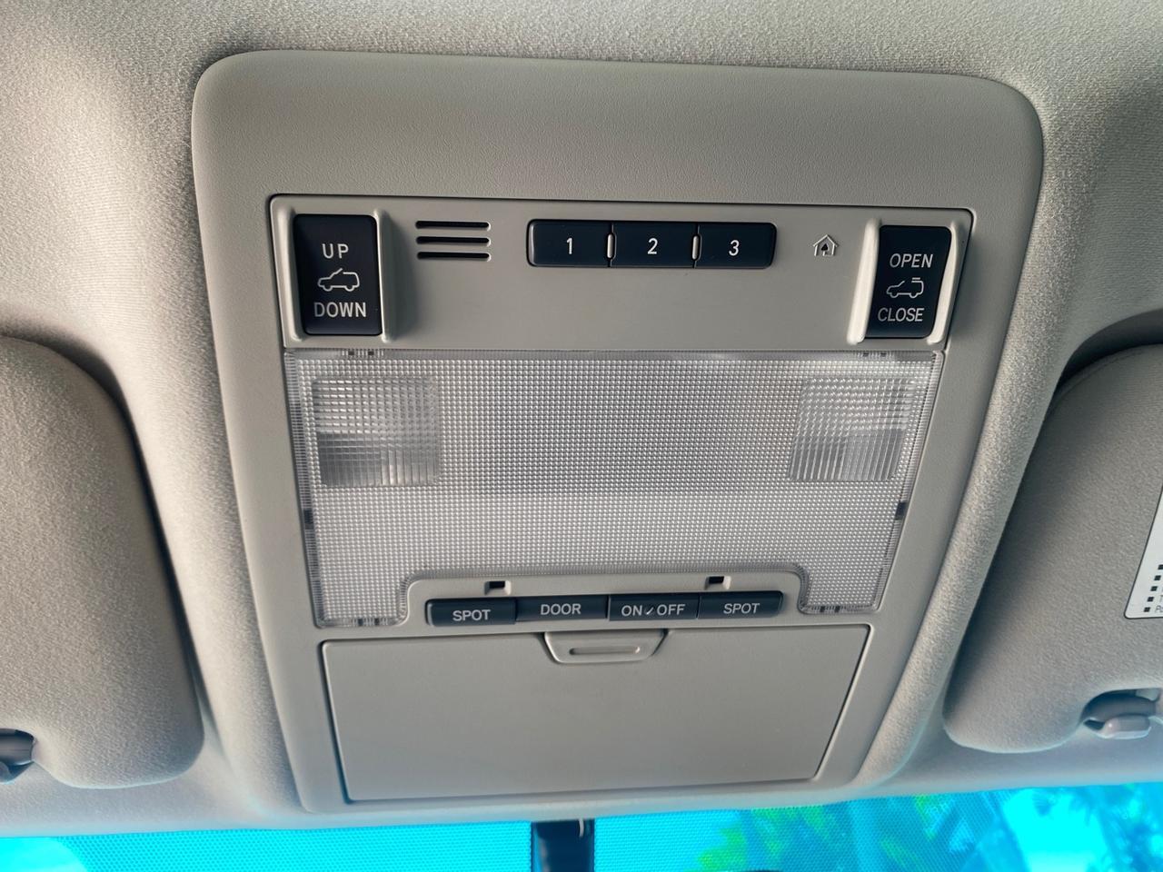 2008 Toyota Land Cruiser LOOKS LIKE NEW 4WD Pompano Beach FL