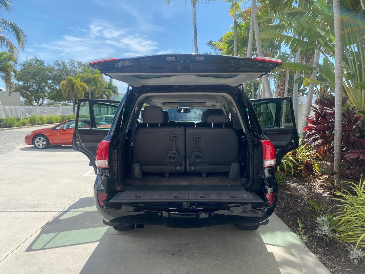 2008 Toyota Land Cruiser LOOKS LIKE NEW 4WD Pompano Beach FL