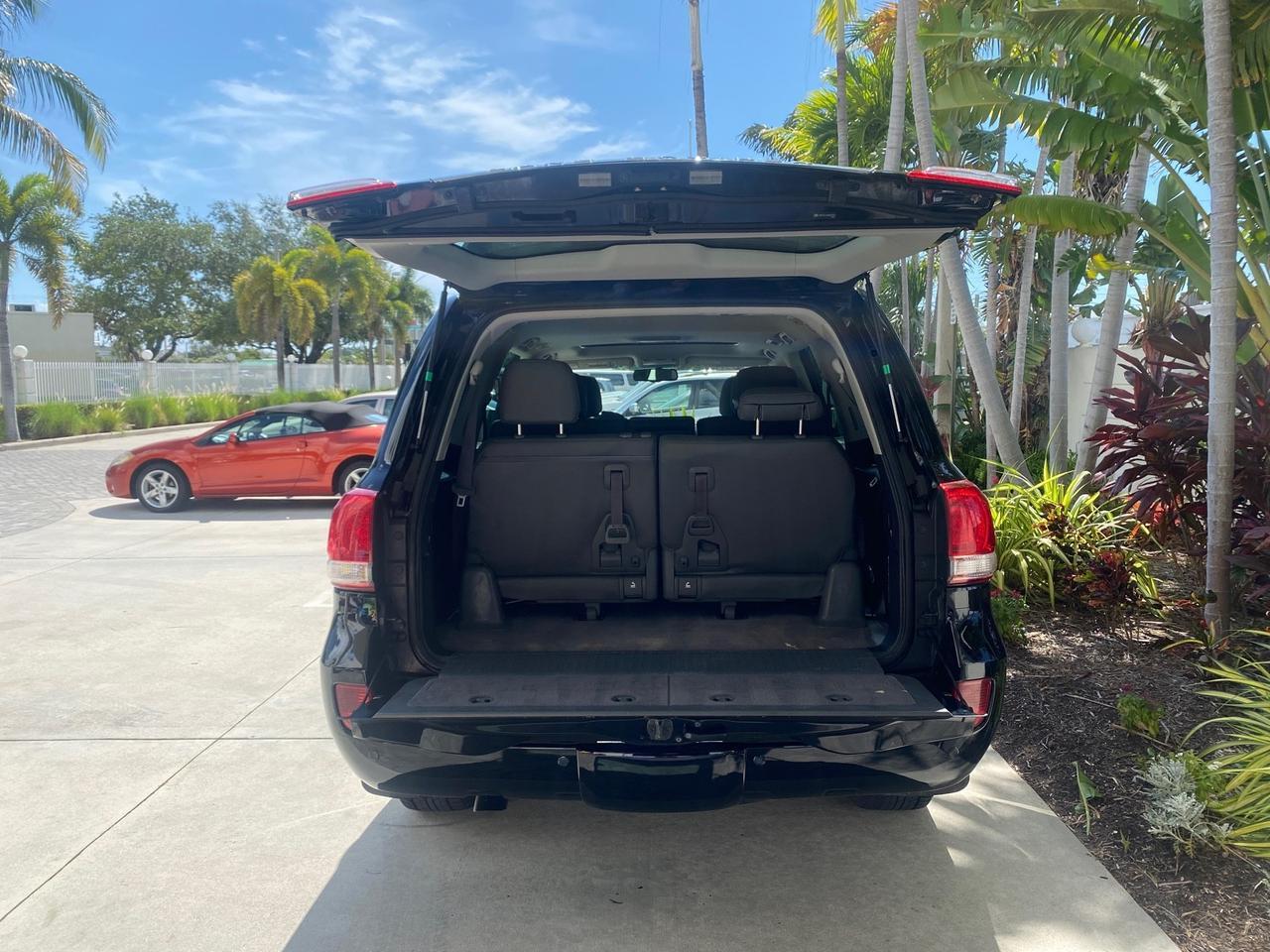2008 Toyota Land Cruiser LOOKS LIKE NEW 4WD Pompano Beach FL