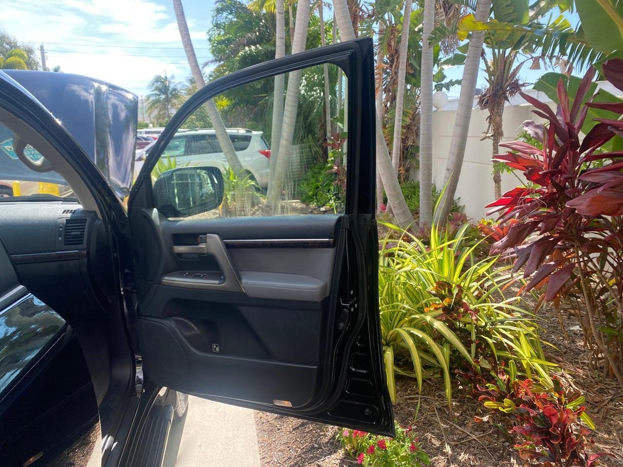 2008 Toyota Land Cruiser LOOKS LIKE NEW 4WD Pompano Beach FL