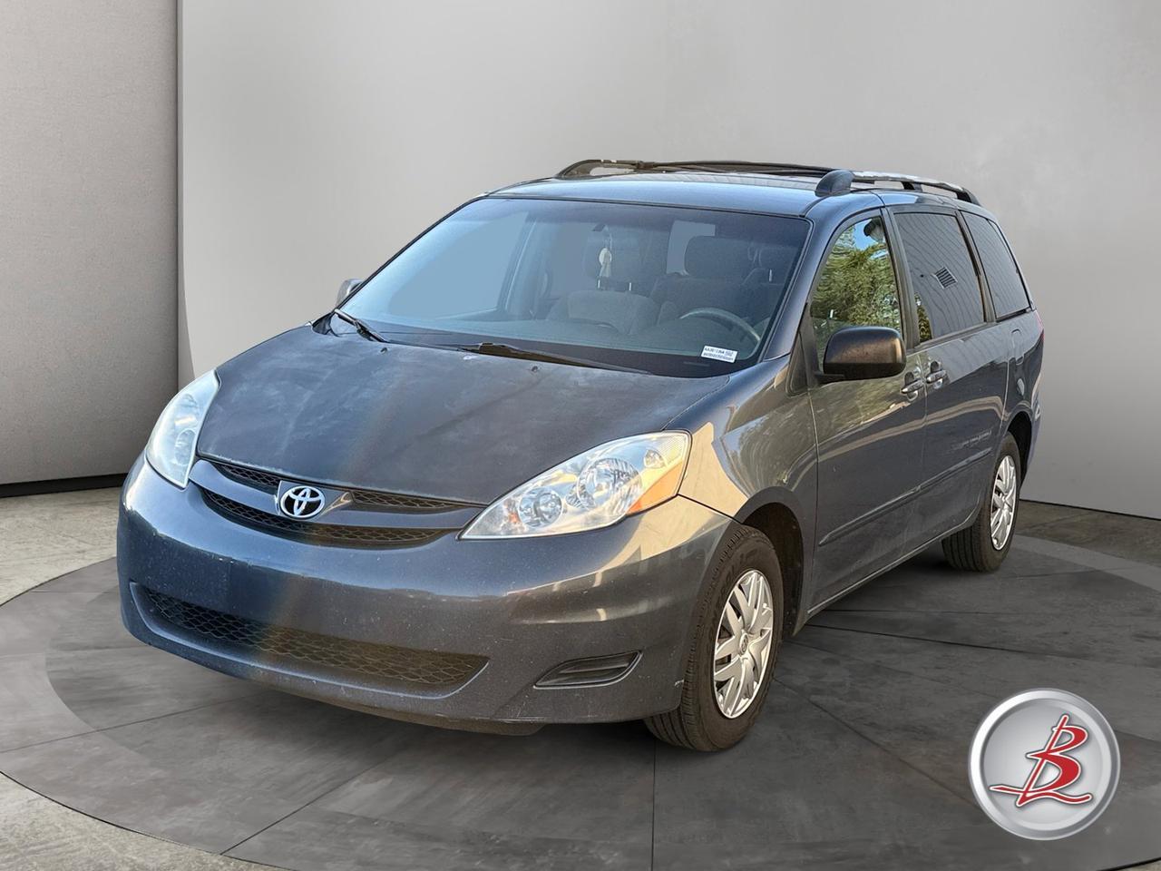 2008 Toyota SIENNA LE
