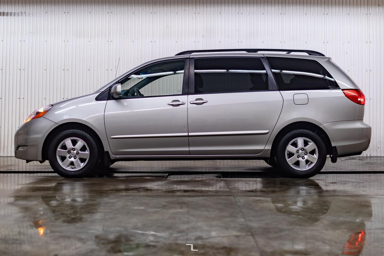 2008 Toyota Sienna LE Nav Red Deer AB