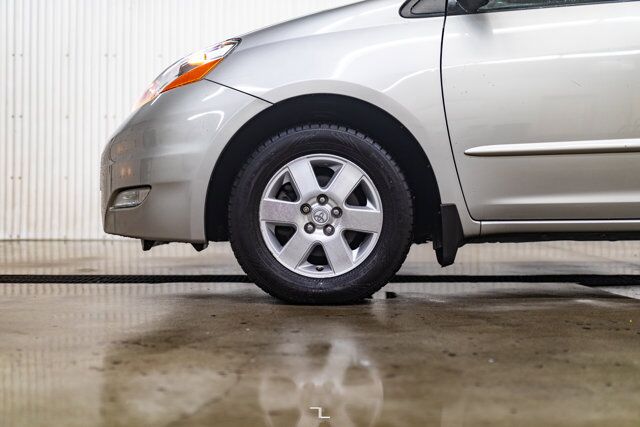 2008 Toyota Sienna LE Nav Red Deer AB