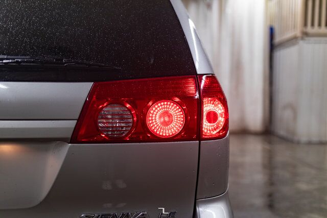 2008 Toyota Sienna LE Nav Red Deer AB