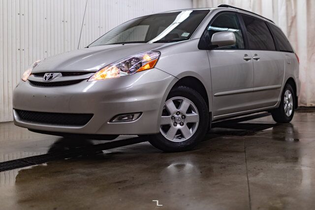 2008 Toyota Sienna LE Nav Red Deer AB