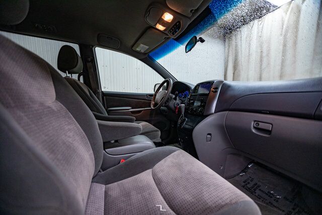 2008 Toyota Sienna LE Nav Red Deer AB