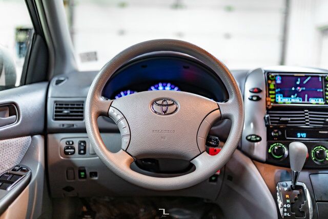 2008 Toyota Sienna LE Nav Red Deer AB