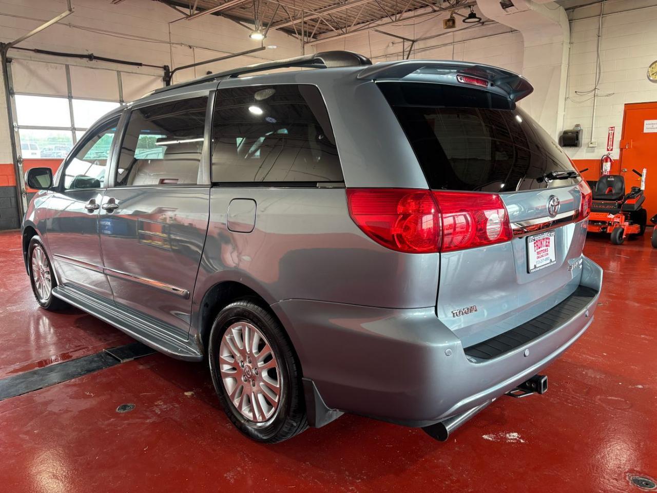 2008 Toyota Sienna Limited Franklin OH