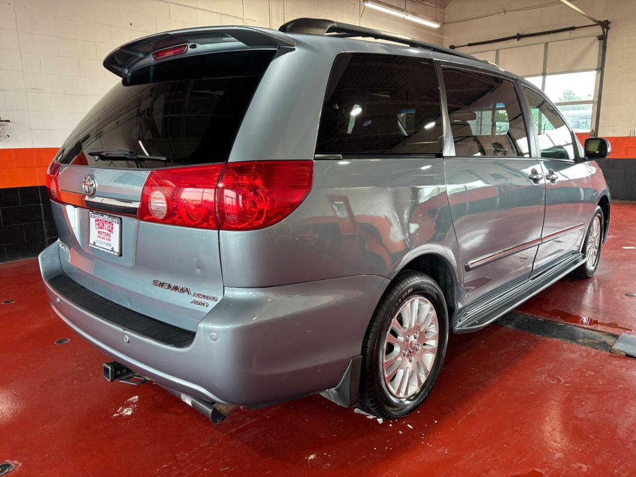 2008 Toyota Sienna Limited Franklin OH