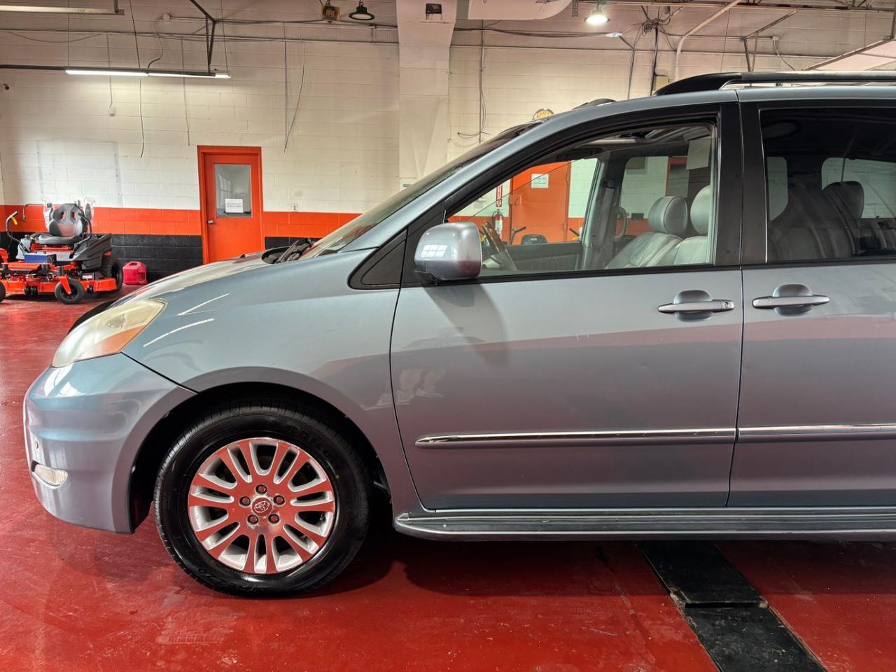 2008 Toyota Sienna Limited Franklin OH