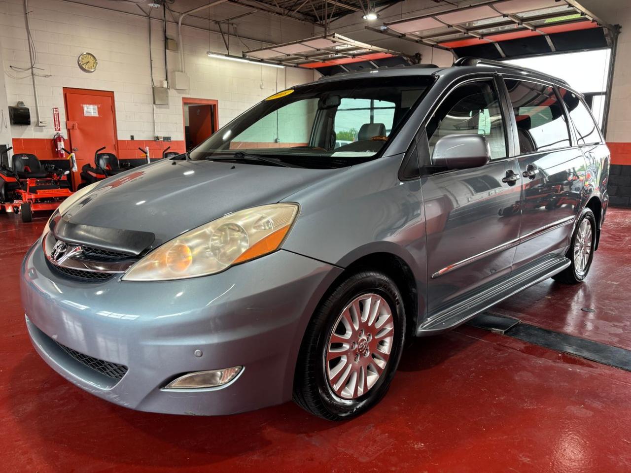 2008 Toyota Sienna Limited Franklin OH