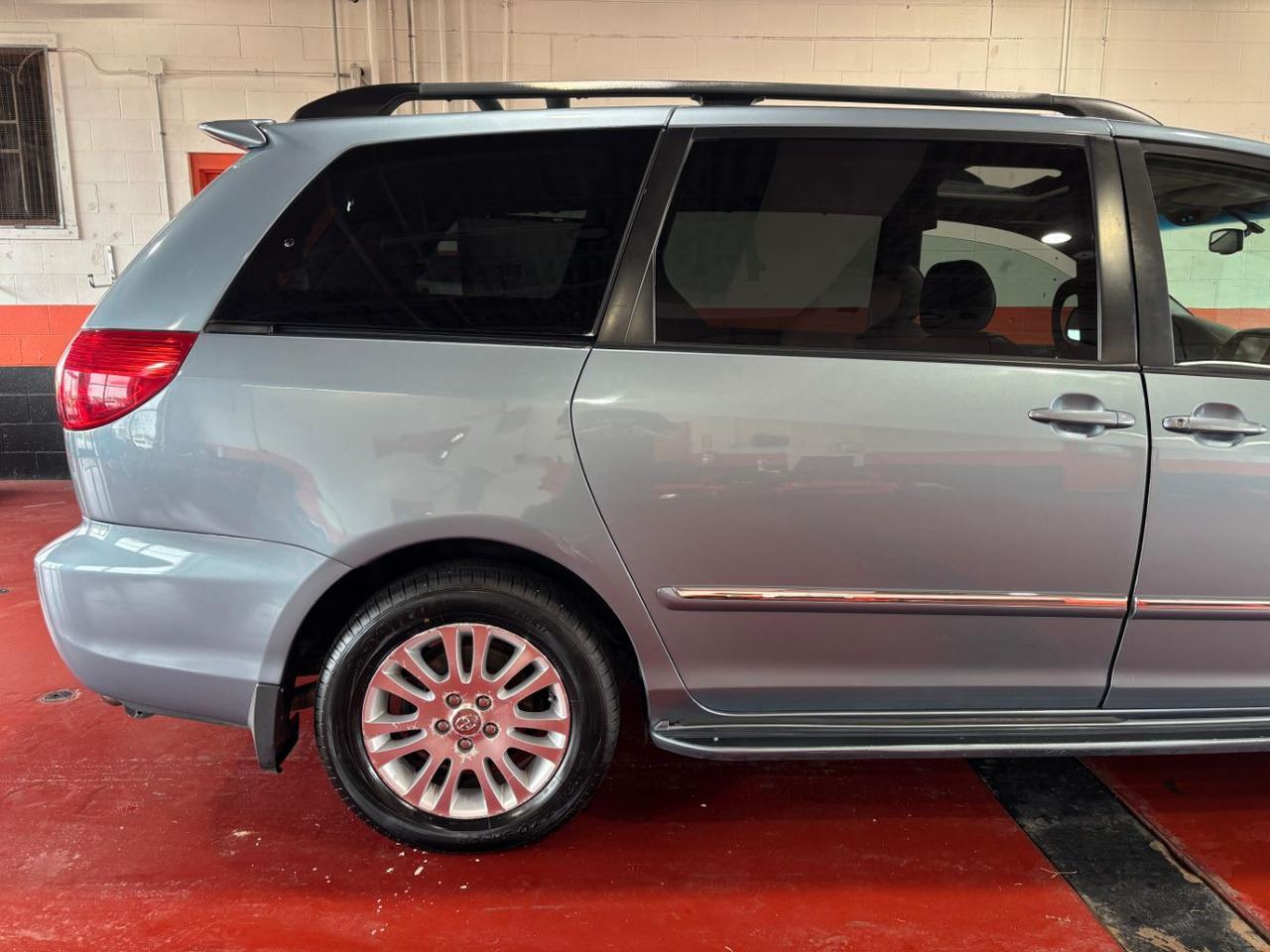 2008 Toyota Sienna Limited Franklin OH