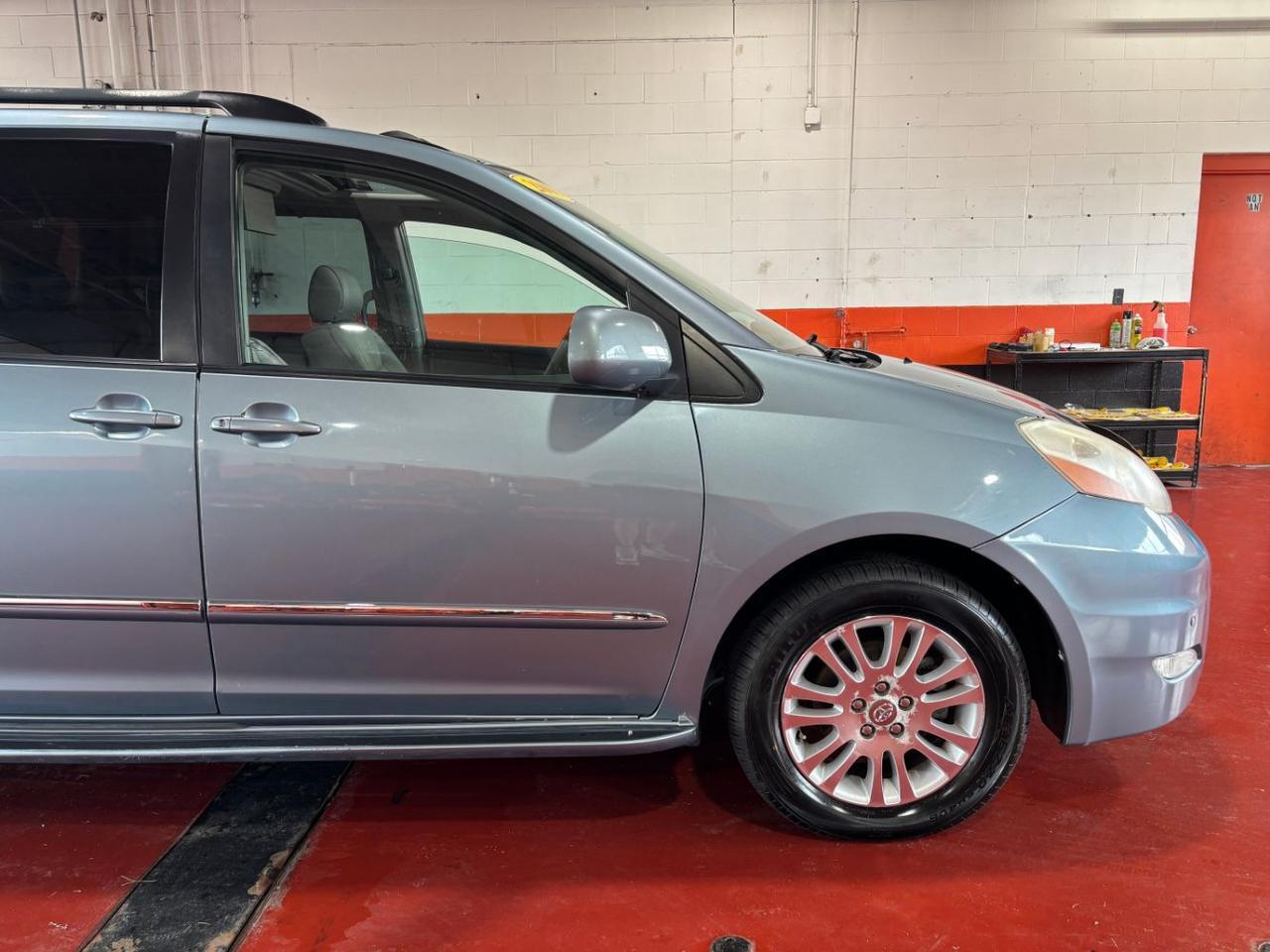 2008 Toyota Sienna Limited Franklin OH