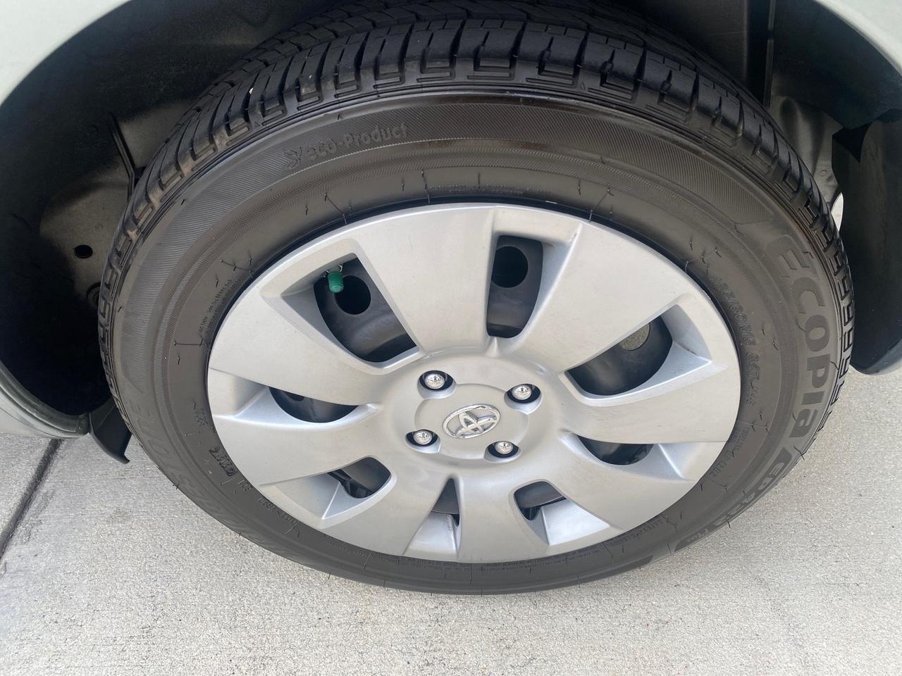 2008 Toyota Yaris AUTO AC LOW MILES 32,410 1 OWNER FL Pompano Beach FL