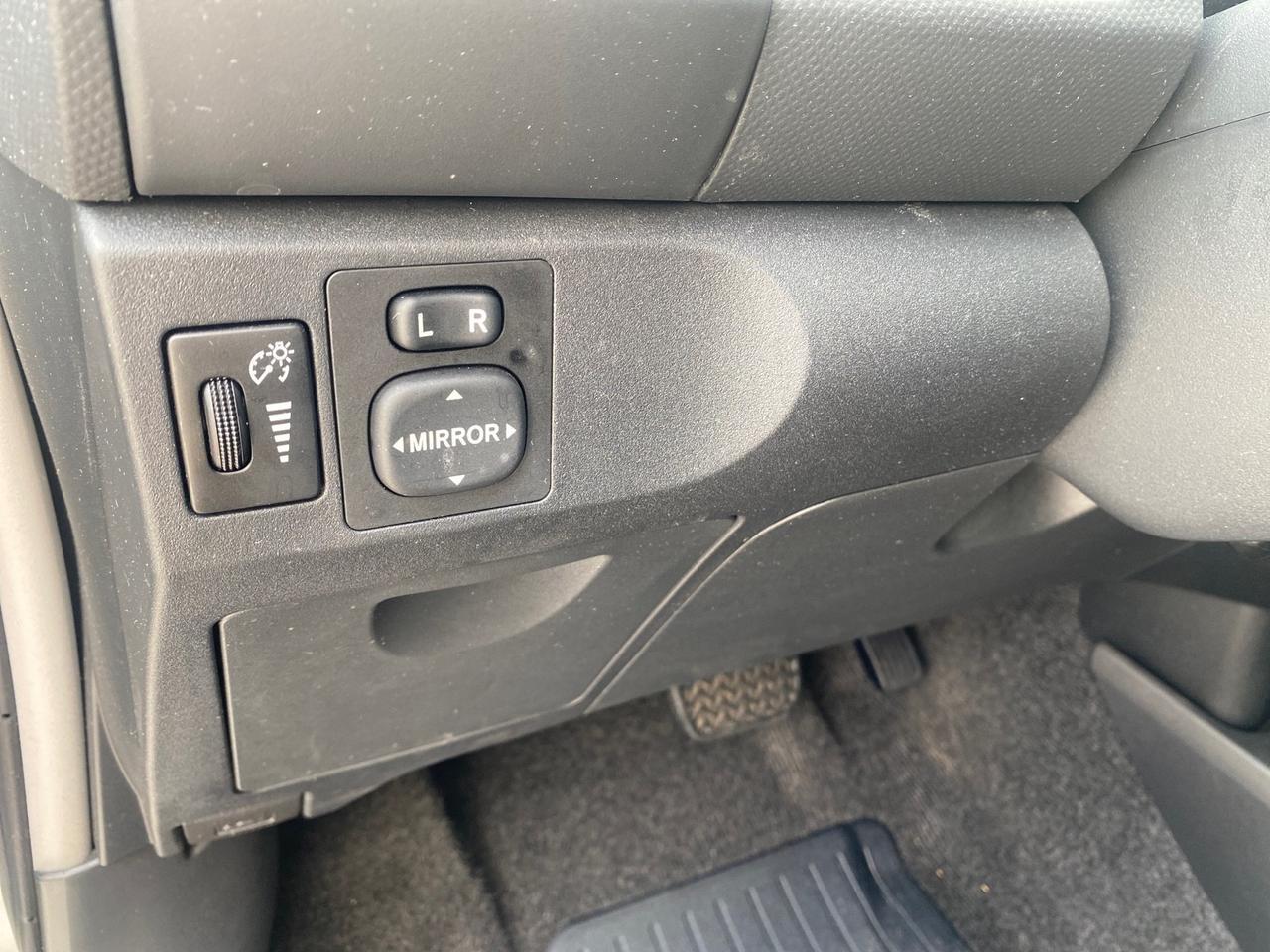 2008 Toyota Yaris AUTO AC LOW MILES 32,410 1 OWNER FL Pompano Beach FL