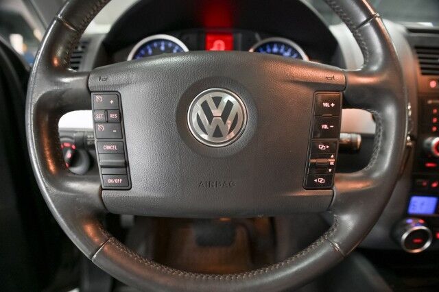 2008 Volkswagen Touareg V6 AWD 4dr SUV Chicago IL