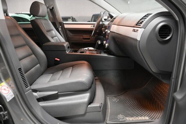 2008 Volkswagen Touareg V6 AWD 4dr SUV Chicago IL