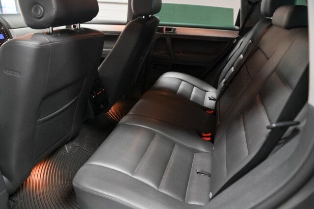 2008 Volkswagen Touareg V6 AWD 4dr SUV Chicago IL