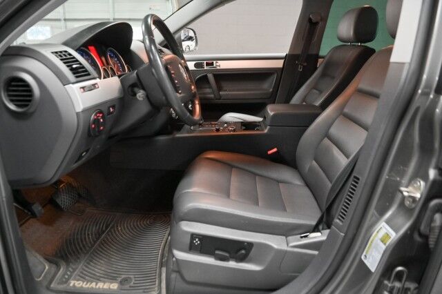 2008 Volkswagen Touareg V6 AWD 4dr SUV Chicago IL