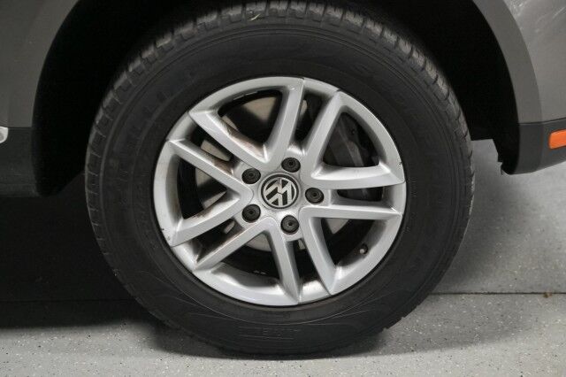 2008 Volkswagen Touareg V6 AWD 4dr SUV Chicago IL