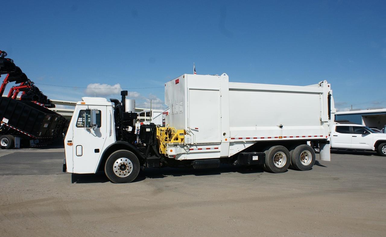 2009 Autocar ACX64 30 yd Heil Side Loader Garbage Truck Tampa FL