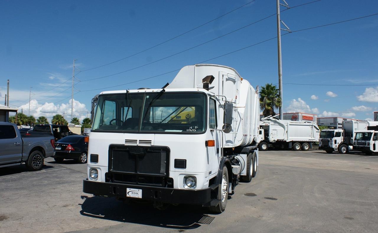 2009 Autocar ACX64 30 yd Heil Side Loader Garbage Truck Tampa FL