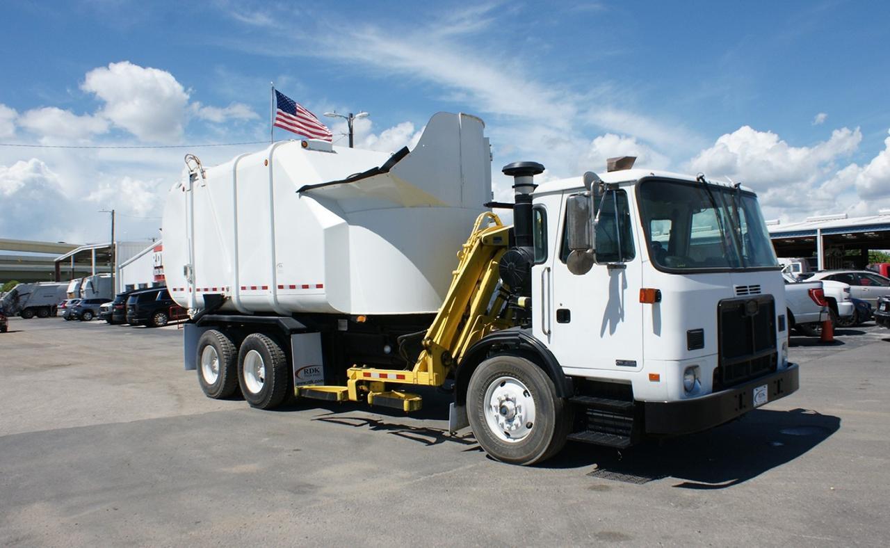 2009 Autocar ACX64 30 yd Heil Side Loader Garbage Truck