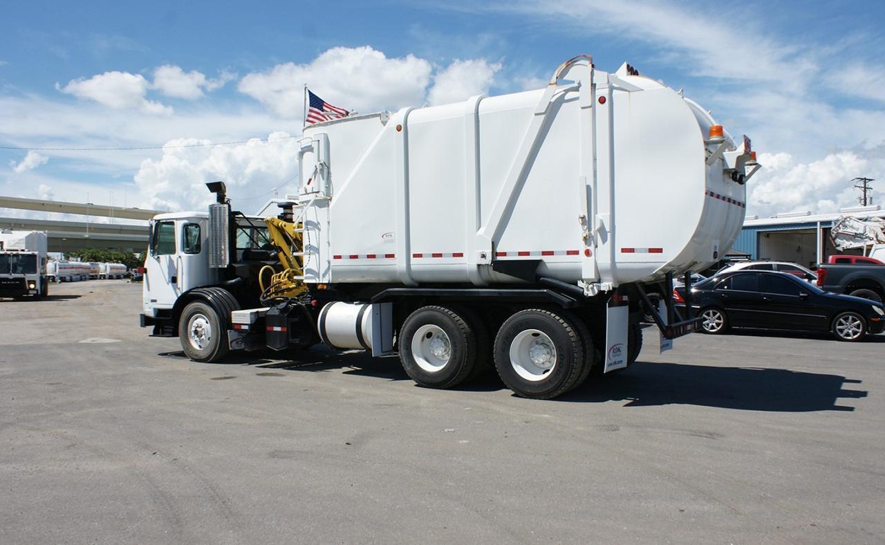 2009 Autocar ACX64 30 yd Heil Side Loader Garbage Truck Tampa FL