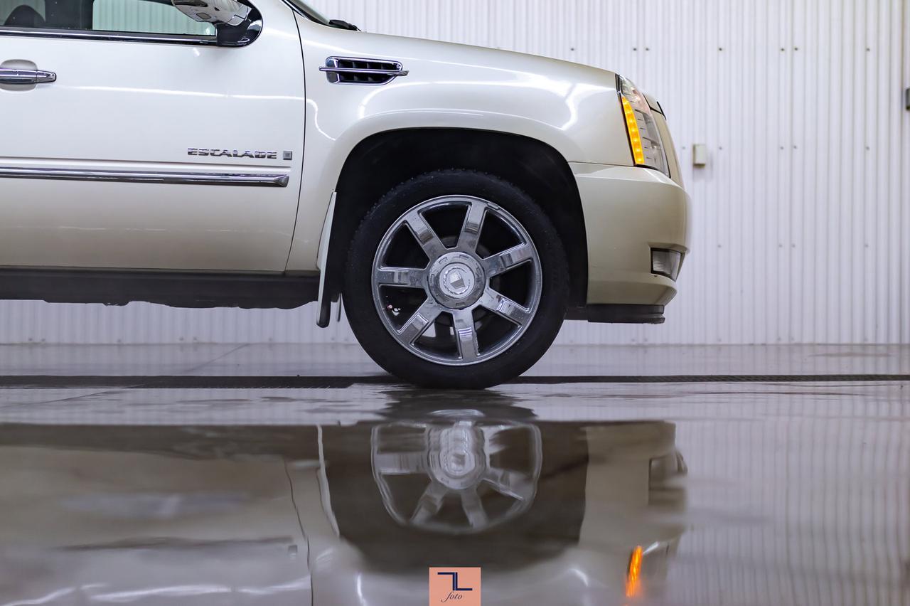 2009 Cadillac Escalade AWD Luxury Leather Roof Nav Red Deer AB