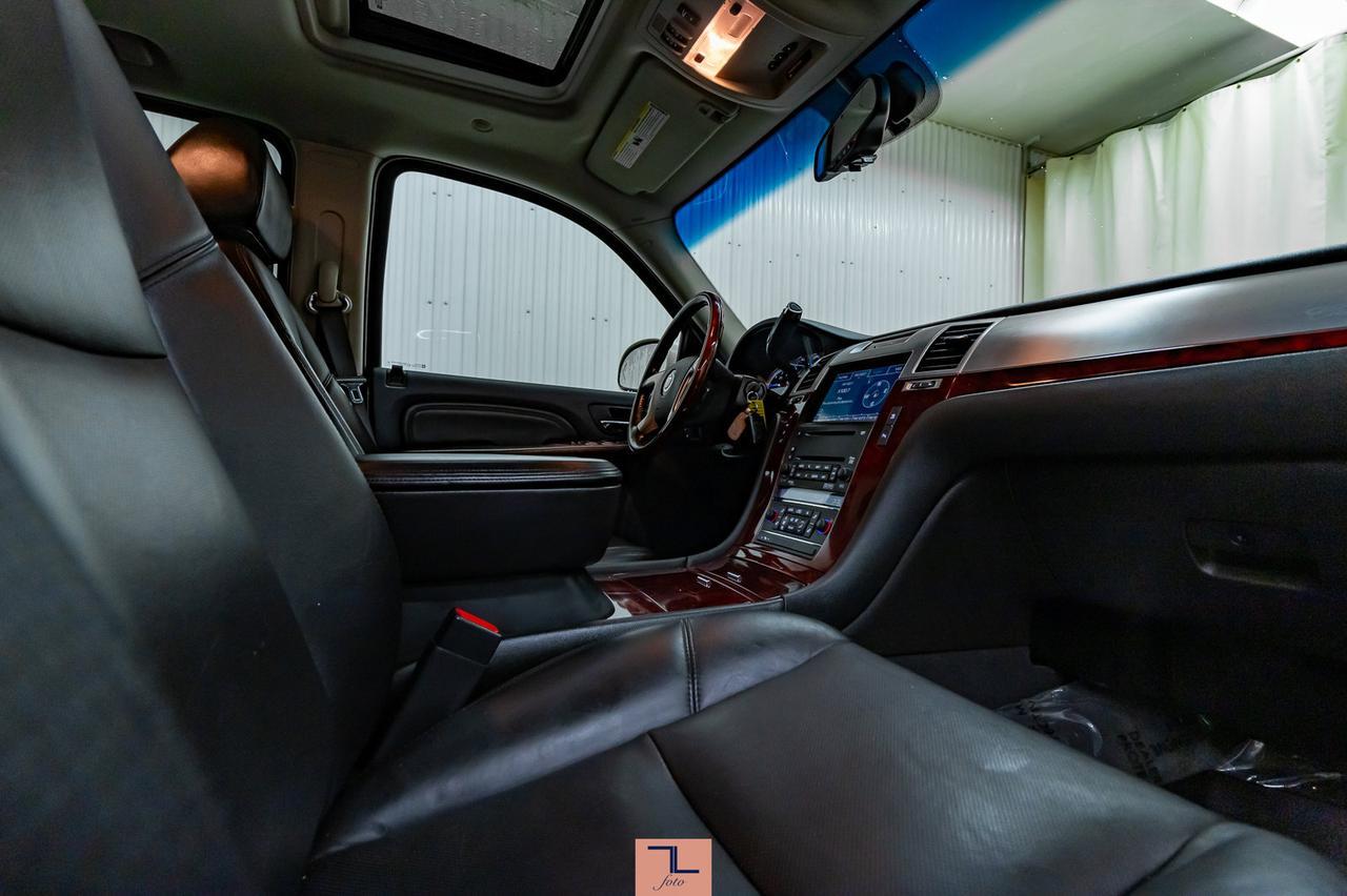 2009 Cadillac Escalade AWD Luxury Leather Roof Nav Red Deer AB