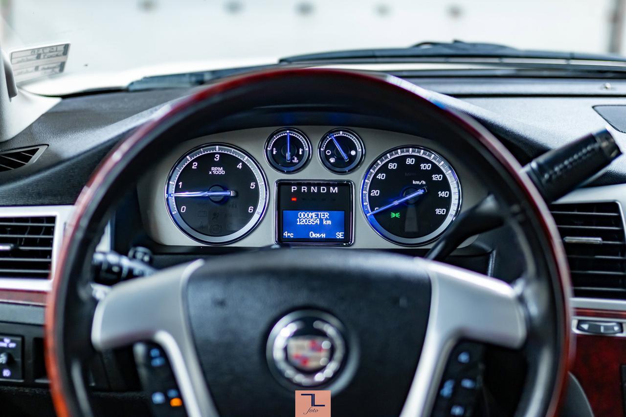 2009 Cadillac Escalade AWD Luxury Leather Roof Nav Red Deer AB