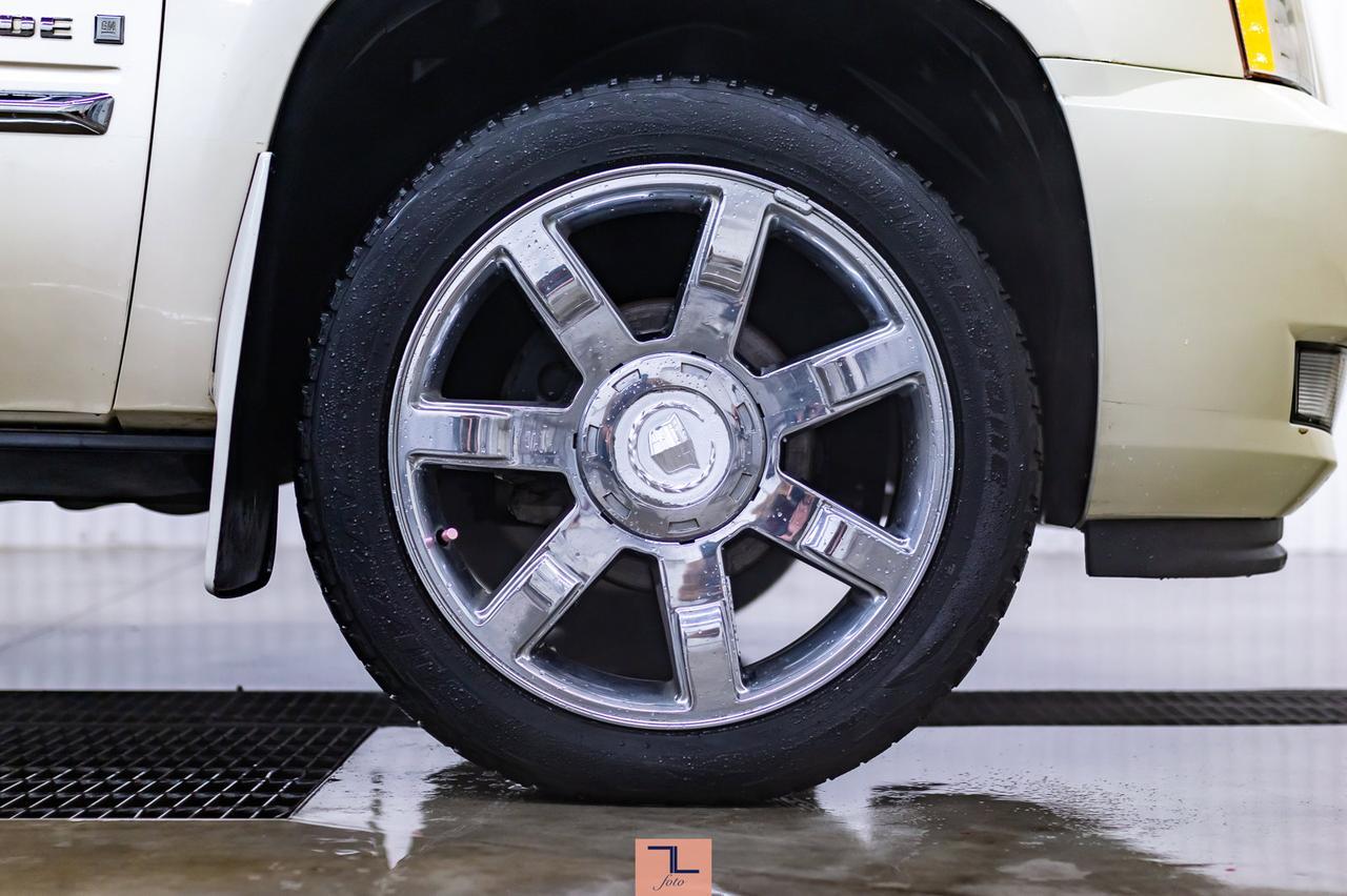 2009 Cadillac Escalade AWD Luxury Leather Roof Nav Red Deer AB