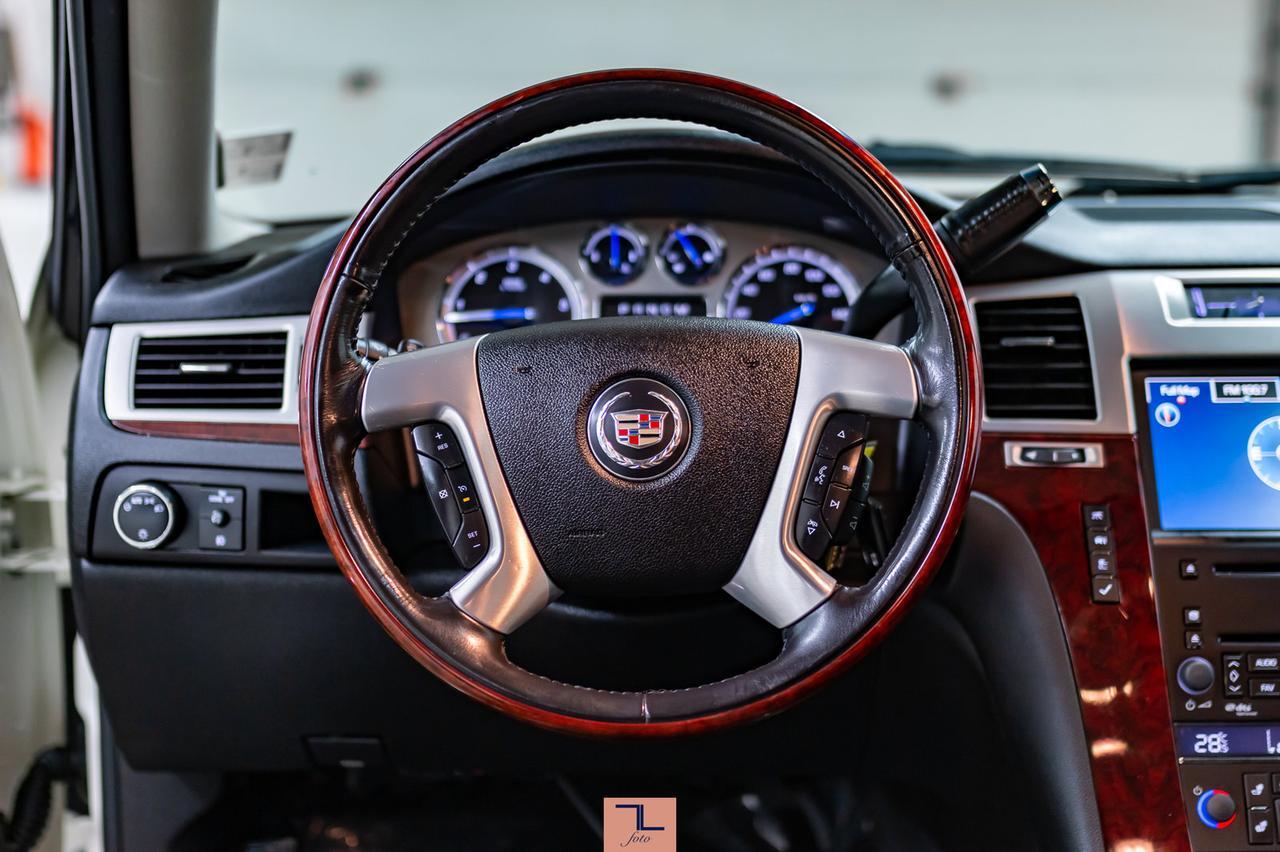 2009 Cadillac Escalade AWD Luxury Leather Roof Nav Red Deer AB