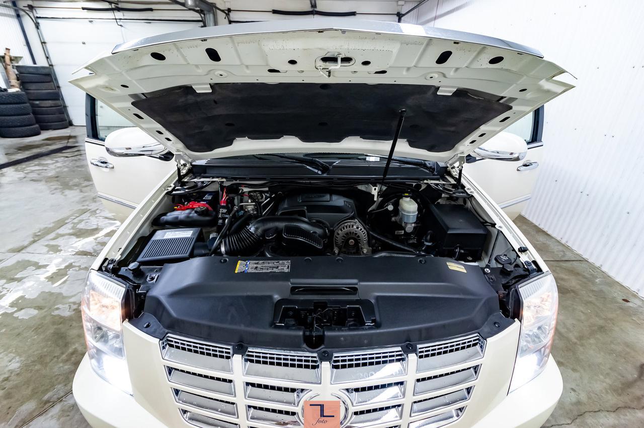 2009 Cadillac Escalade AWD Luxury Leather Roof Nav Red Deer AB