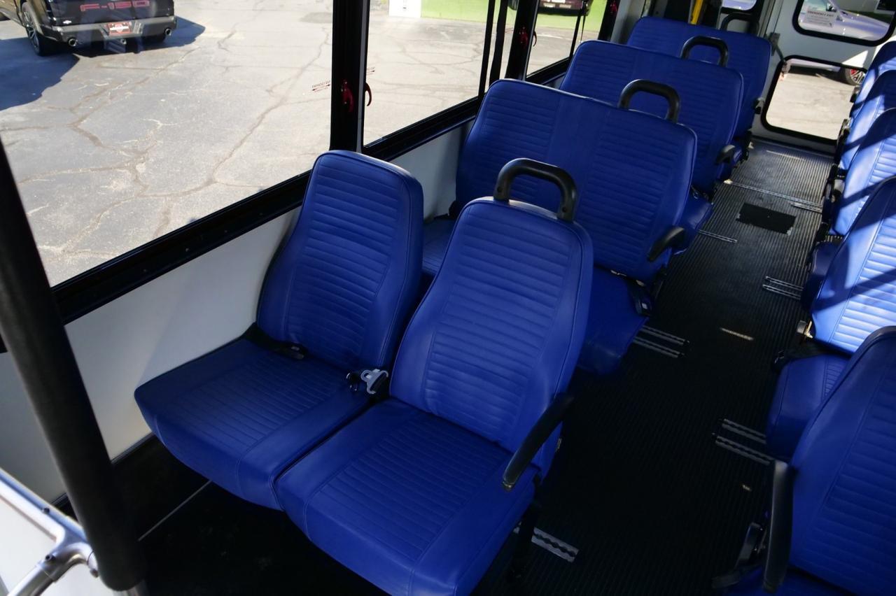 2009 Chevrolet C4500 Champion Challenger Bus / Handicap Lift / LOW MILES! Lincolnton NC