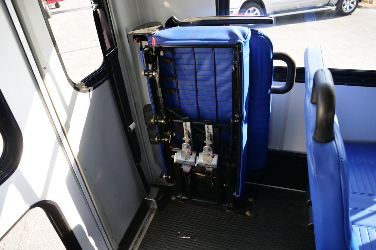 2009 Chevrolet C4500 Champion Challenger Bus / Handicap Lift / LOW MILES! Lincolnton NC