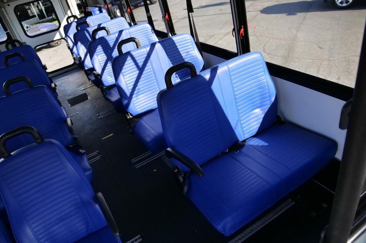 2009 Chevrolet C4500 Champion Challenger Bus / Handicap Lift / LOW MILES! Lincolnton NC