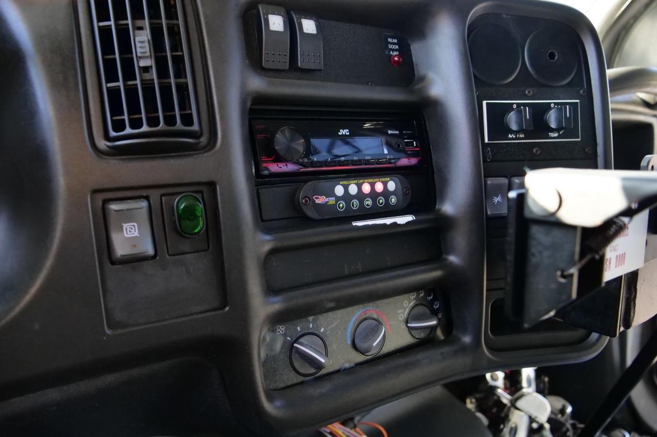 2009 Chevrolet C4500 Champion Challenger Bus / Handicap Lift / LOW MILES! Lincolnton NC