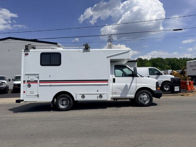 2009 Chevrolet No Model 3500 12' Mobile Office w 7K Onan Gen & Ladder Racks