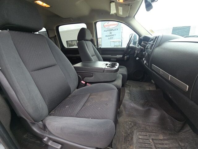 2009 Chevrolet Silverado 2500HD LT photo 10