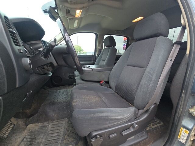 2009 Chevrolet Silverado 2500HD LT photo 8