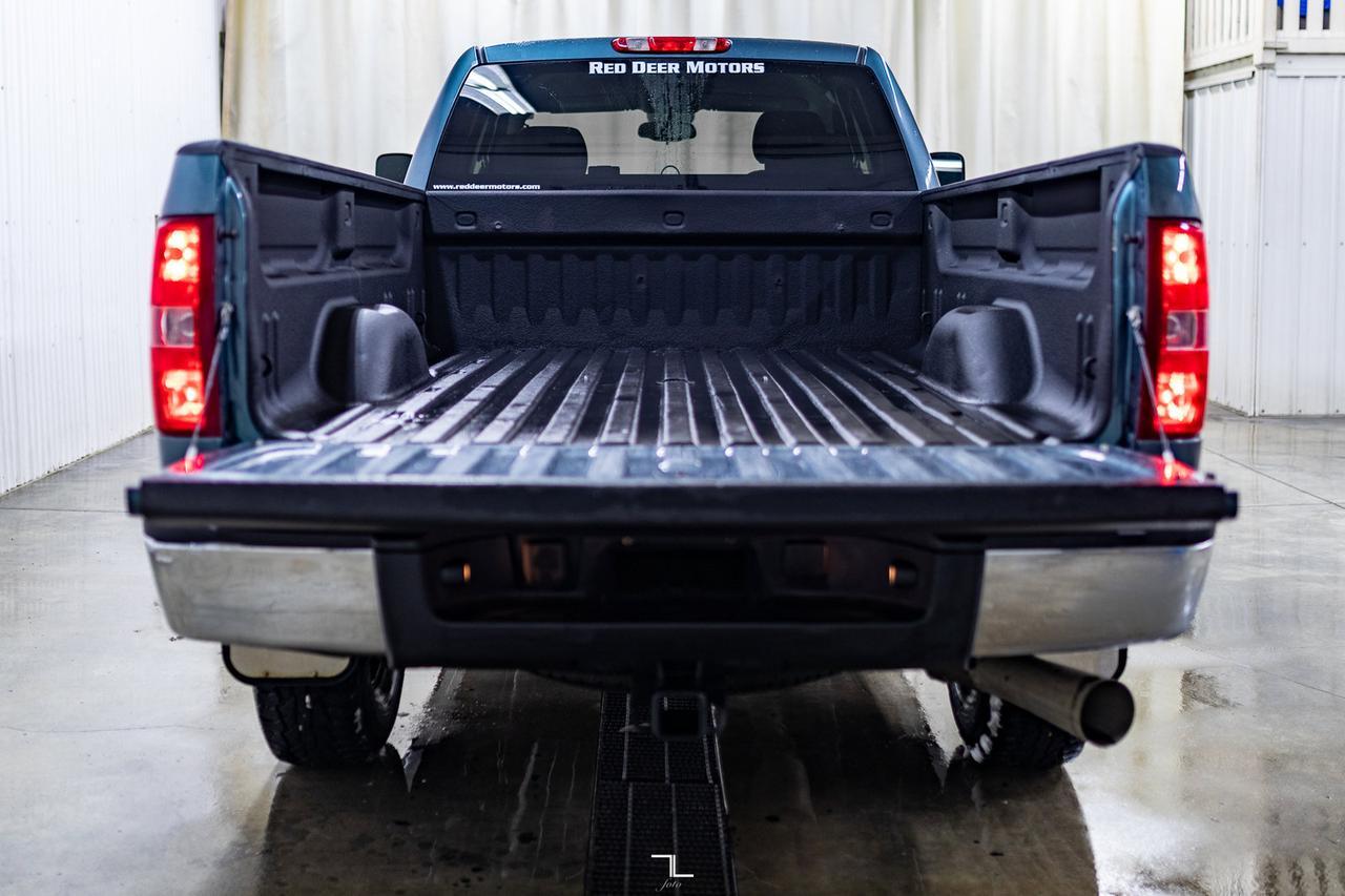 2009 Chevrolet Silverado 3500HD 4x4 Ext Cab LT Longbox Diesel Red Deer AB