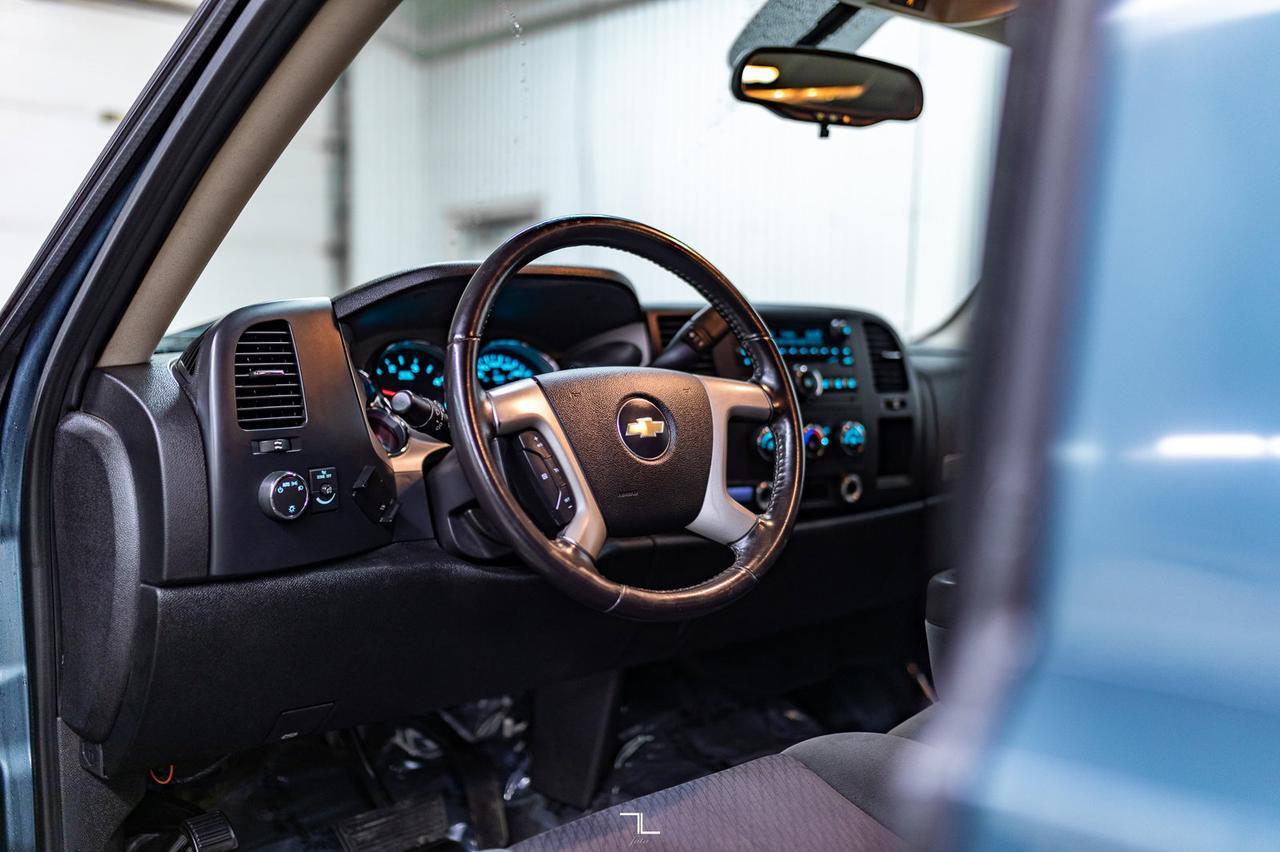 2009 Chevrolet Silverado 3500HD 4x4 Ext Cab LT Longbox Diesel Red Deer AB