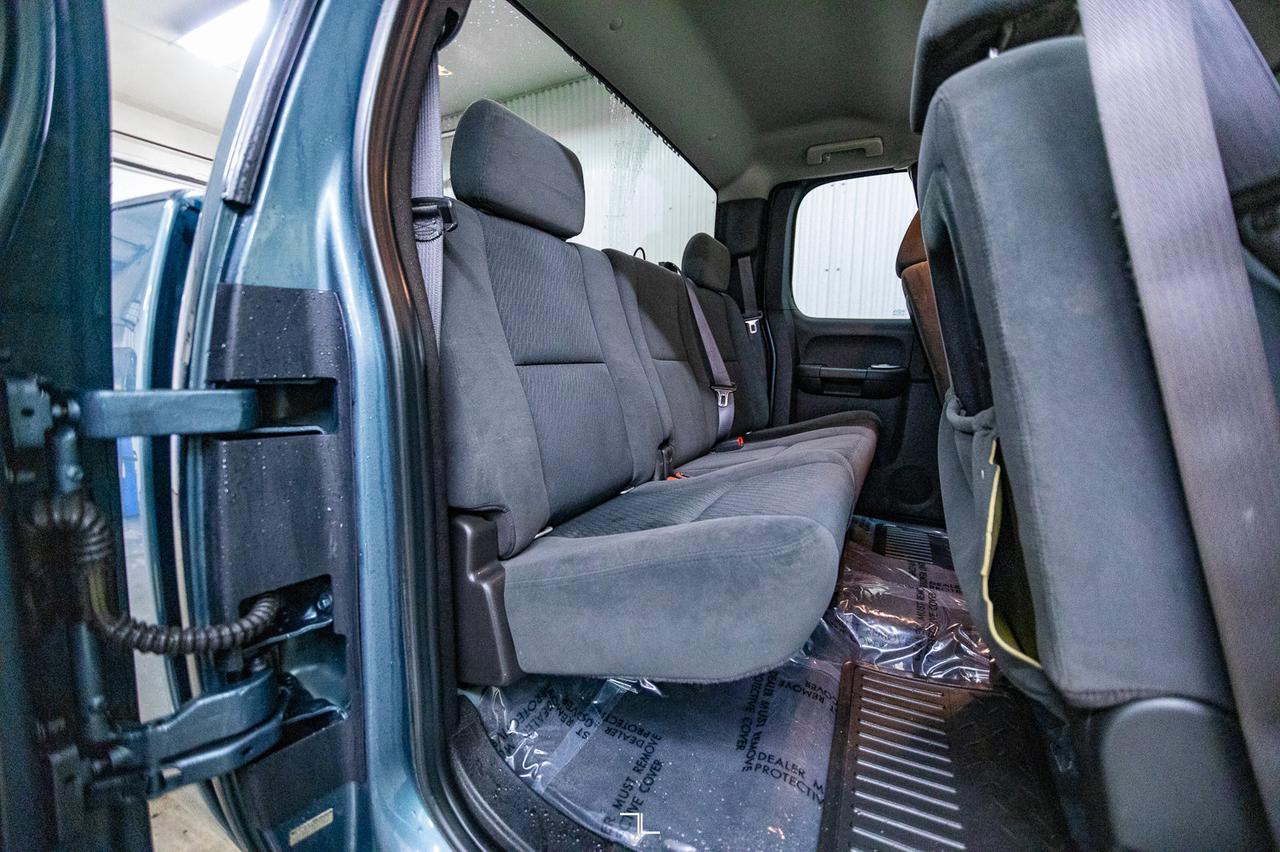 2009 Chevrolet Silverado 3500HD 4x4 Ext Cab LT Longbox Diesel Red Deer AB