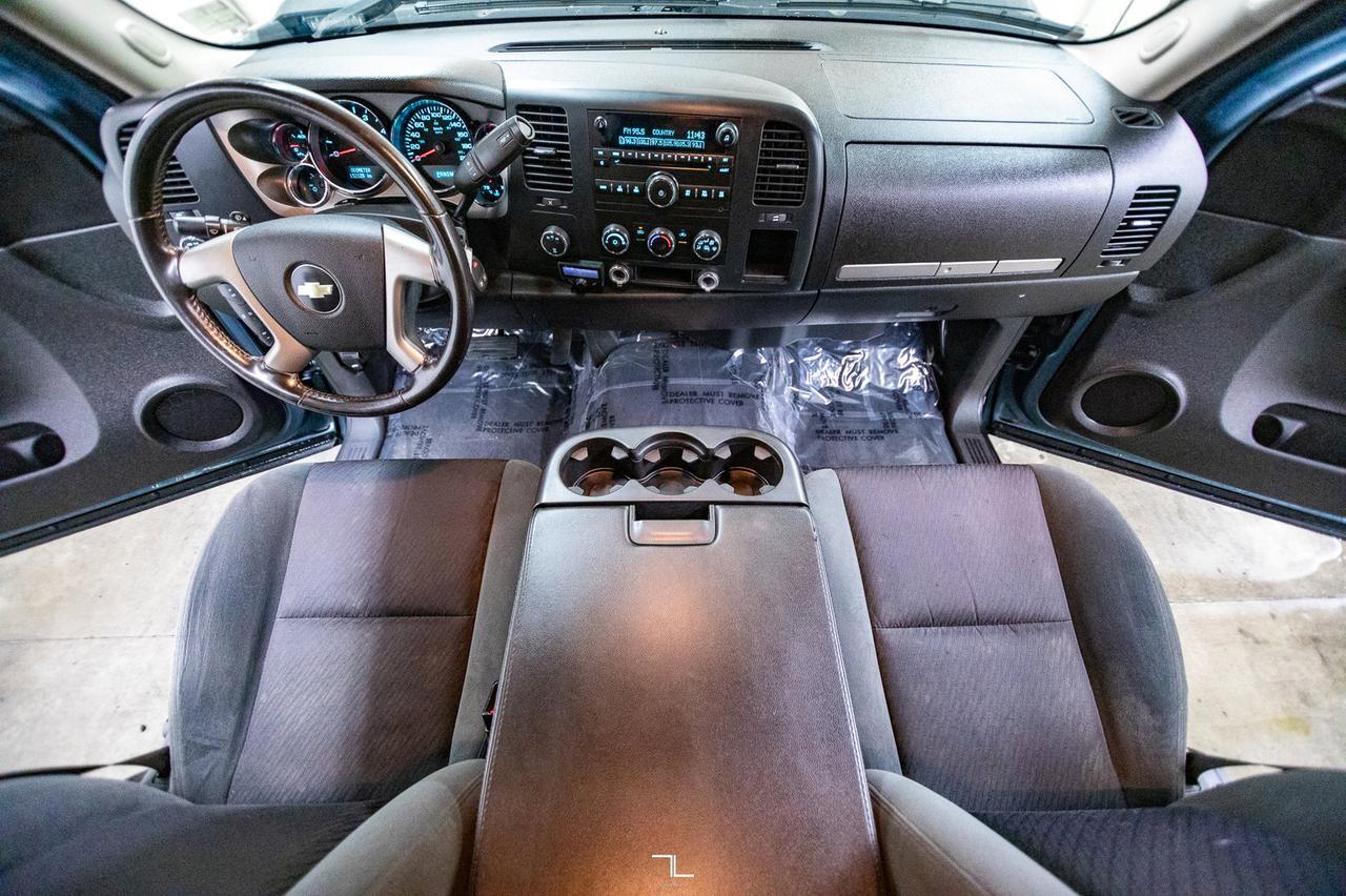 2009 Chevrolet Silverado 3500HD 4x4 Ext Cab LT Longbox Diesel Red Deer AB